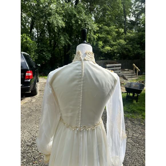 Vintage Lace Bohemian Bridal Gown Dress Size M Train 1960s-70s Wedding Dress - Picture 10 of 16